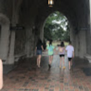 Meet your Posher, Chloe